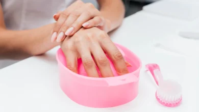 Silk Nails: Το elegant φθινοπωρινό μανικιούρ με τη λάμψη του μεταξιού