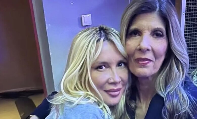 Κατερίνα Στανίση: Η selfie με την Πάολα στα γυρίσματα του «Voice» για τον Γιώργο Μαζωνάκη Κατερίνα Στανίση: Η selfie με την Πάολα στα γυρίσματα του «Voice» για τον Γιώργο Μαζωνάκη