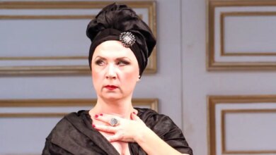 Η Μαίρη Σταυρακέλλη σε αναπηρικό αμαξίδιο μετά από τραυματισμό: «Τα πεζοδρόμια είναι απίστευτες παγίδες»