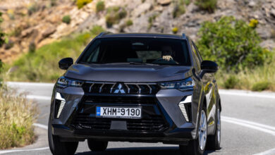 Η Renault βαρέθηκε να βλέπει τα αυτοκίνητά της με άλλα σήματα! Η Renault βαρέθηκε να βλέπει τα αυτοκίνητά της με άλλα σήματα!