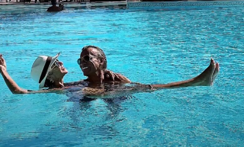Άννα Βίσση και Ηλίας Ψινάκης σε πισίνα στο Μαρόκο: «Τι άλλο να ζητήσεις από τη ζωή» έγραψε ο μάνατζερ